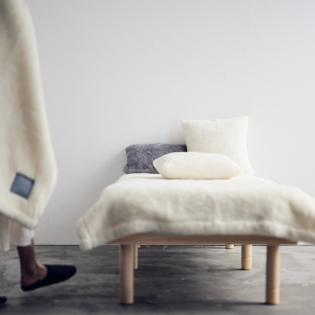 SERENE Merino Wool New-Mayer Cushion