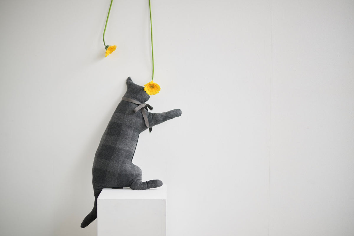 Fab Cat VENT CHECK Cat Body Pillow（予約販売）