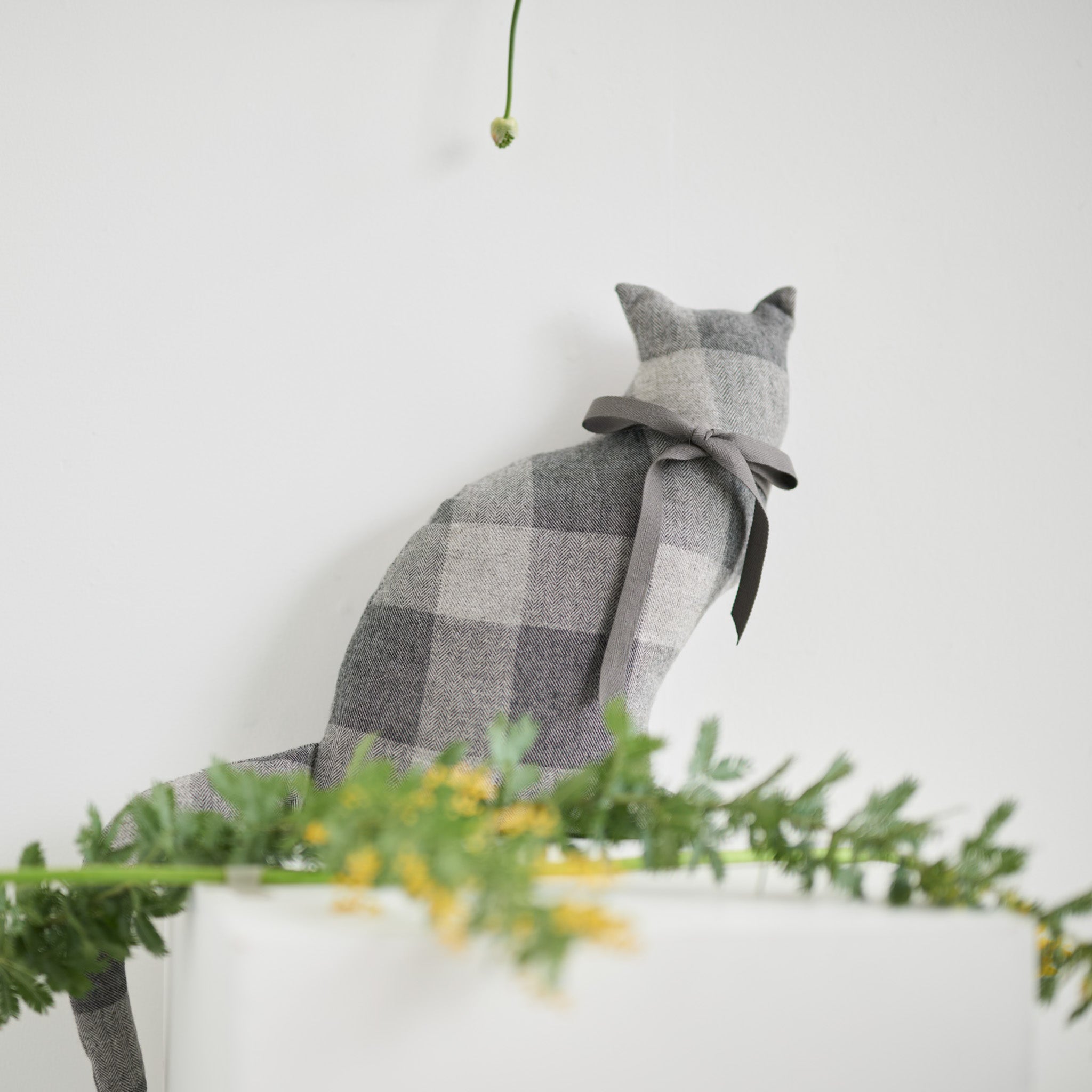 Fab Cat VENT CHECK Cat cushion – LOOM&SPOOL