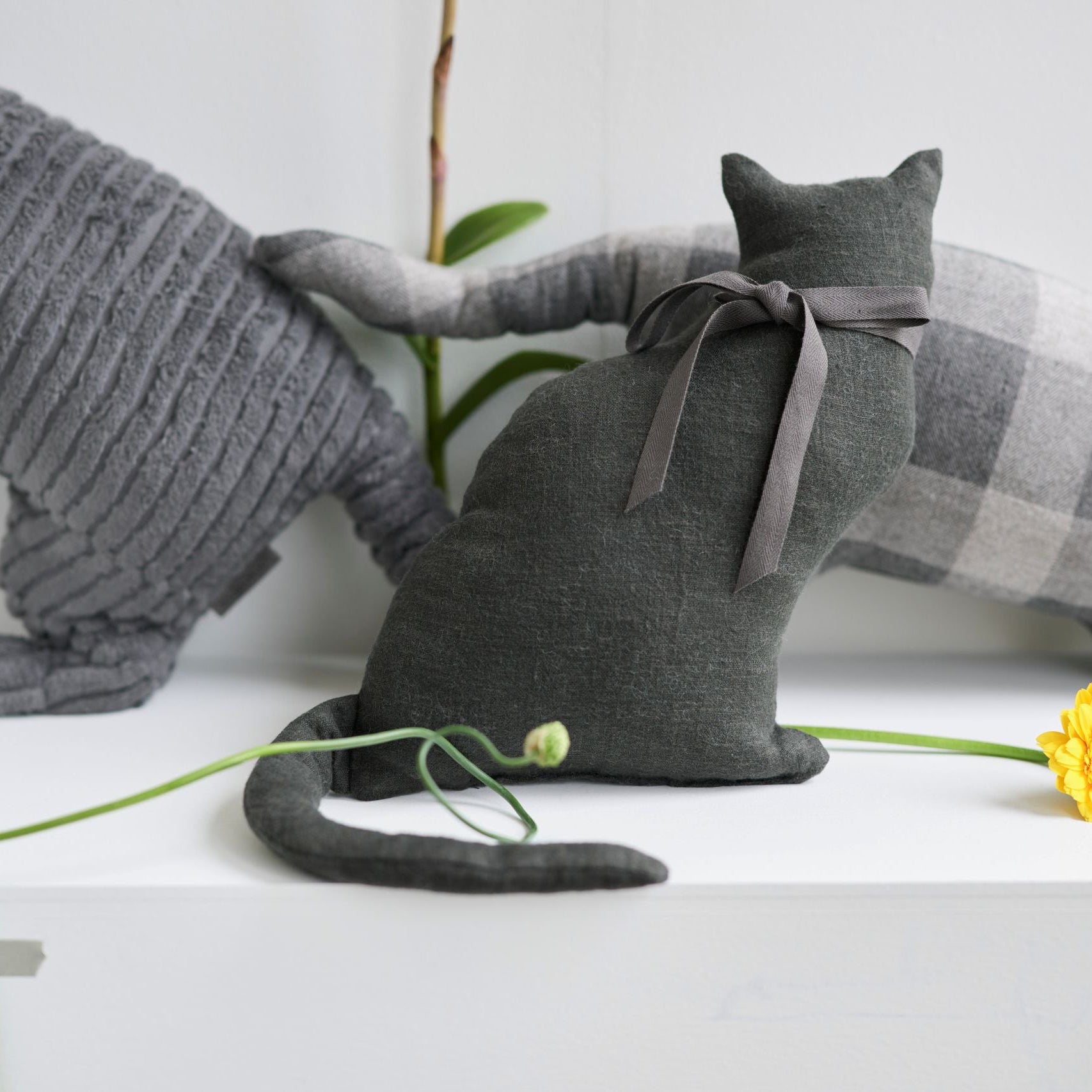 Fab Cat VENT LINEN Cat Cushion – LOOM&SPOOL