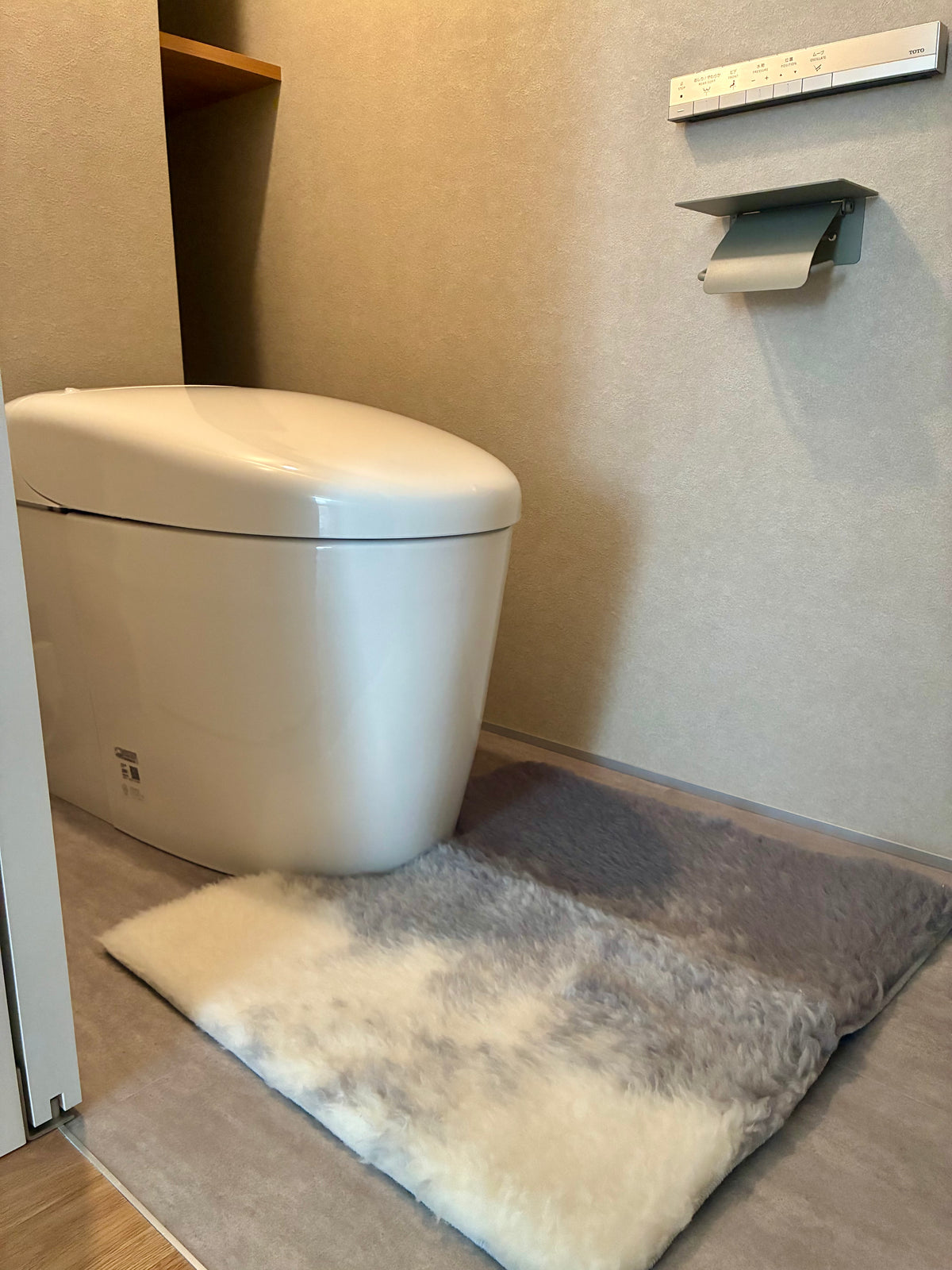 Flood of Light Wool Toilet Mat