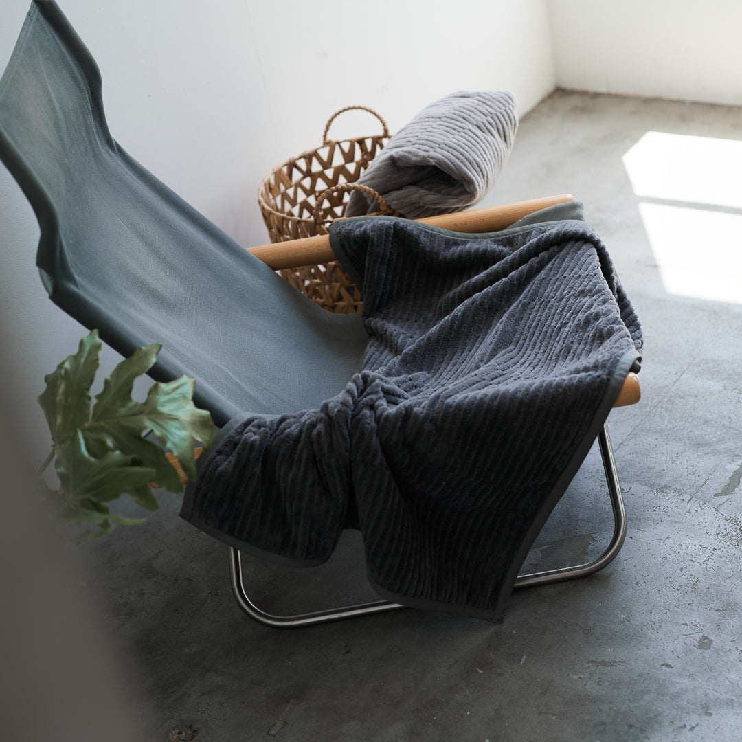 GRAU for BED – LOOM&SPOOL